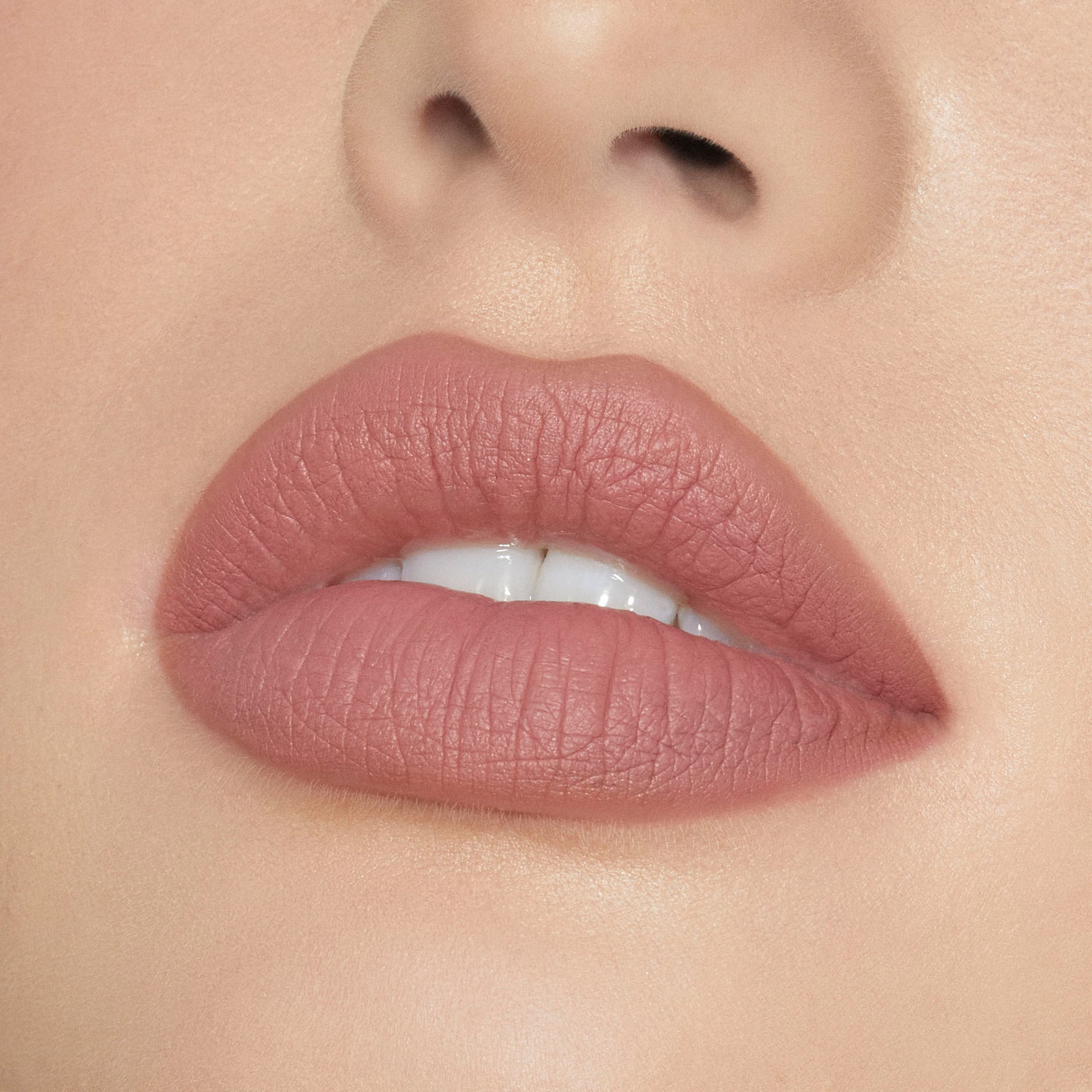 KJC_MLK_LipCloseUp_Kylie_01.jpg