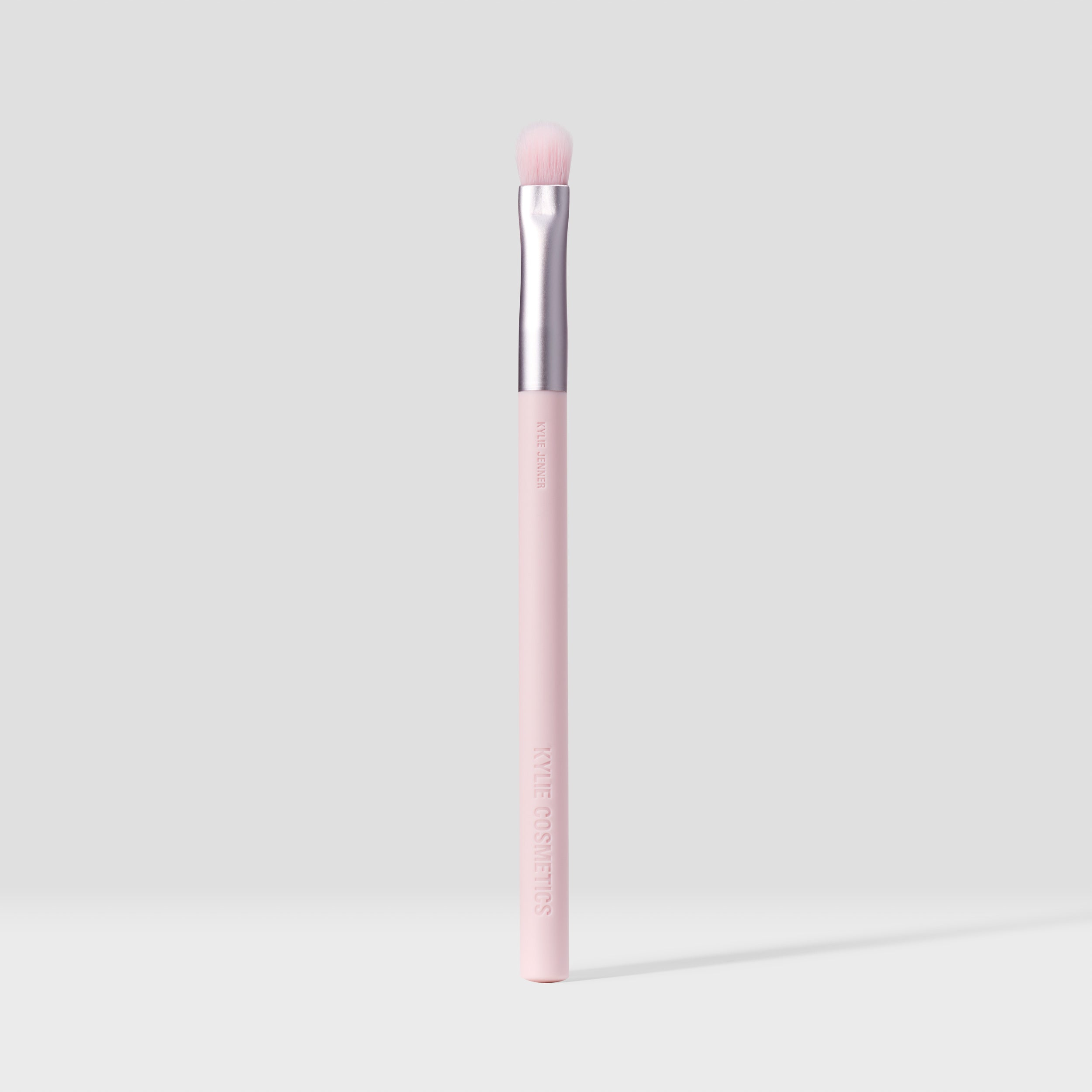 eyeshadow-packing-brush_ac8451db-07eb-44da-b583-b717991ab3b2.jpg